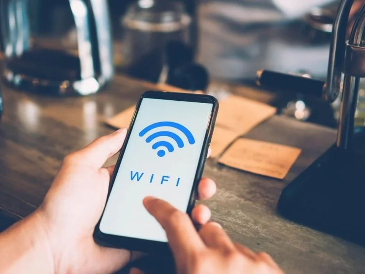 Wifi công cộng ẩn chứa vô số rủi ro. Ảnh minh họa