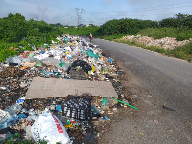 Tình trạng bãi rác thải tự phát xuất hiện tràn lan ở mọi nơi đã, đang là vấn đề “đau đầu” của chính quyền địa phương, cơ quan chức năng.