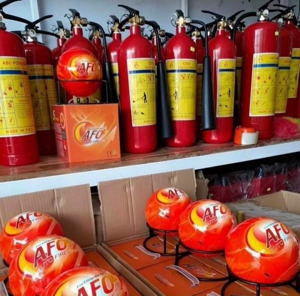 Các thiết bị phòng cháy, chữa cháy dịp này bán chạy hơn hẳn.