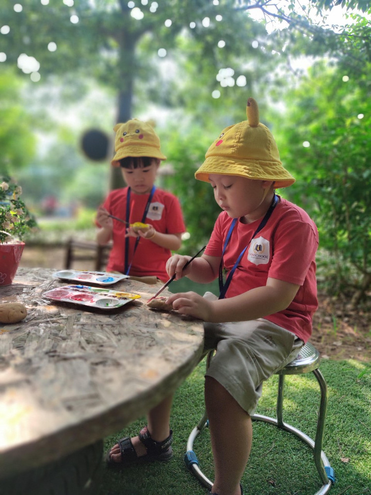 Thông qua các hoạt động cộng đồng tại đây, các bạn nhỏ không chỉ được trang bị các kỹ năng tự chăm sóc bản thân, tự giác, tự lập mà còn có thể trở nên tự tin hơn, không còn còn nhút nhát, bị động.