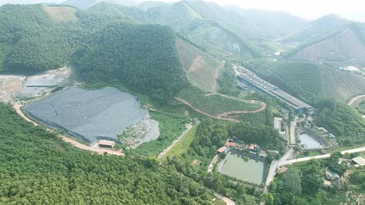 Toàn cảnh khu xử lý chất thải rắn Đá Mài, xã Tân Cương, Thái Nguyên.