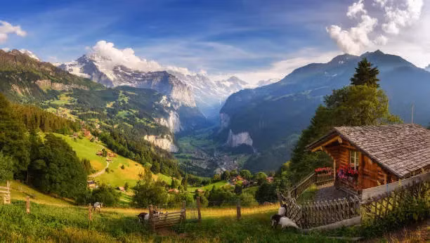 Một điểm rất đặc biệt ở Wengen là xe hơi bị cấm, không được phép ra vào trong ngôi làng này để giữ không khí trong lành và sạch sẽ.