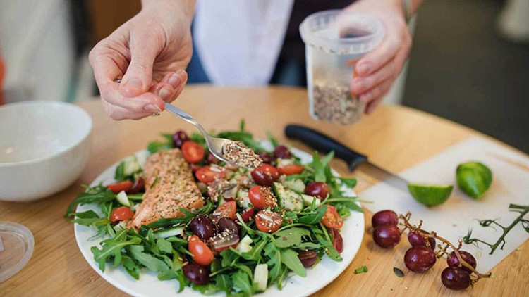 Bí quyết ăn sáng giúp phái đẹp điều hòa, cân bằng nội tiết tố. Ảnh minh họa