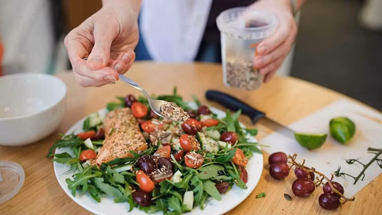 Bí quyết ăn sáng giúp phái đẹp điều hòa, cân bằng nội tiết tố. Ảnh minh họa