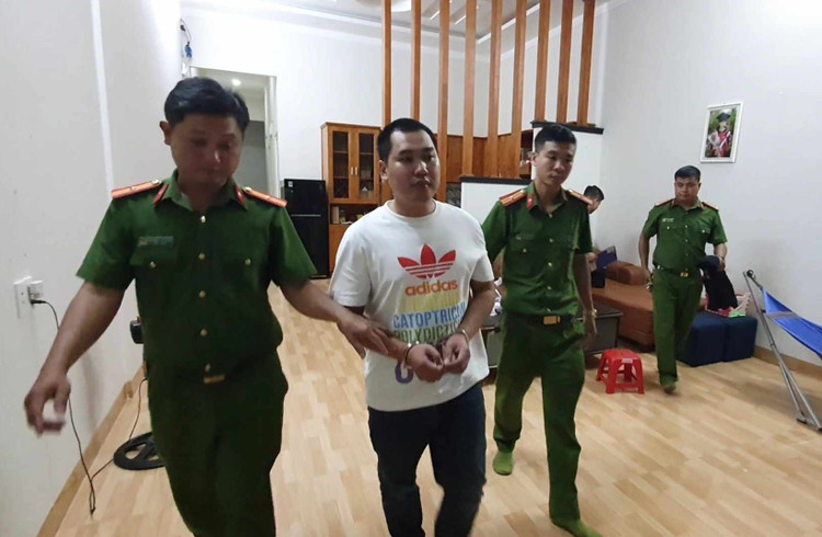 Đối tượng Nguyễn Minh Trúc bị cơ quan công an bắt giữ.