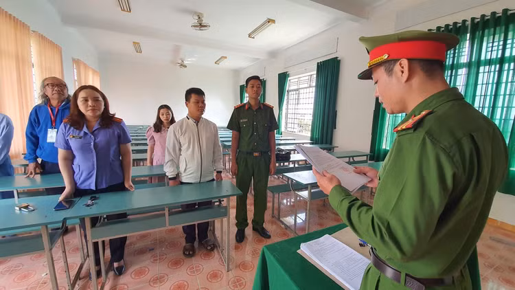 Cơ quan Công an thi hành lệnh khởi tố đối với đối tượng Tô Viết Tài.