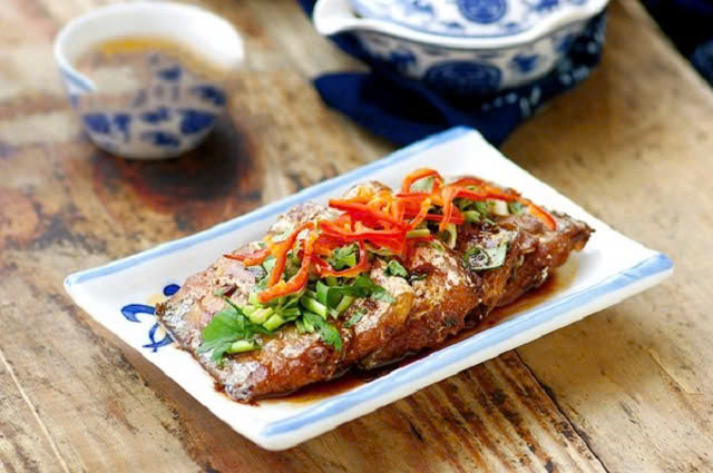 Cải thiện vóc dáng: Trong cá hố có chứa protein, chất đạm và chất béo không no Omega 3, đóng vai trò quan trọng trong việc xây dựng cơ bắp và giảm mỡ tích tụ trong cơ thể. Điều này giúp giảm cân và duy trì vóc dáng hiệu quả cho phụ nữ.