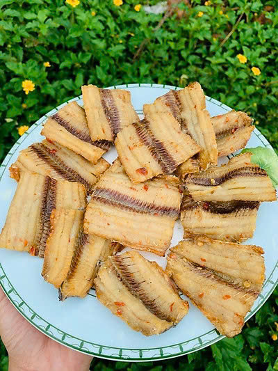 Hỗ trợ tăng cường trí não: Cá hố chứa hàm lượng omega-3 và DHA giúp phát triển hệ thần kinh và tăng cường trí nhớ, đặc biệt là đối với người già.