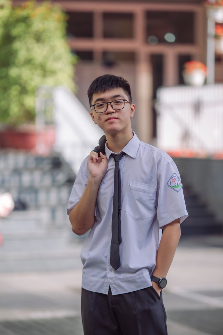 Khải Minh, thủ khoa Kỳ thi vào lớp 10 THPT của Hà Nội. Khải Minh, thủ khoa Kỳ thi vào lớp 10 THPT của Hà Nội.