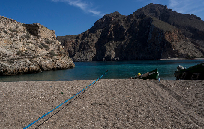 Thú vị đường biên giới quốc gia ngắn nhất thế giới chỉ dài 85 mét. Ảnh Mis fotos de cantabria