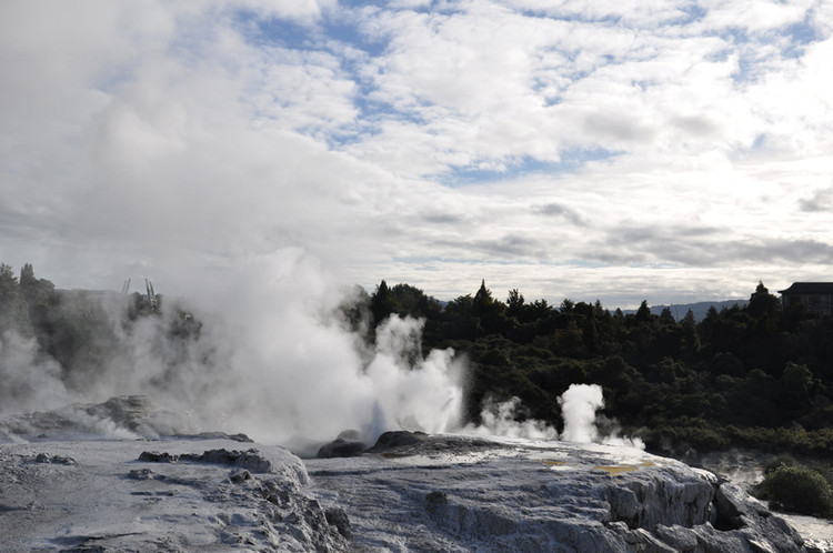 Mỗi năm thành phố chào đón khoảng 3,3 triệu du khách ghé thăm. Ảnh Internet