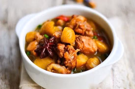 Làm giảm lượng đường trong máu cao: Bên cạnh tác dụng kháng virus, kháng khuẩn và kháng nấm, công dụng của hoa hồi còn được chứng minh là có thể giúp điều chỉnh lượng đường trong máu. Đây là một công dụng đặc biệt có ích với những người mắc bệnh tiểu đường hoặc có nguy cơ bị tiểu đường cao. Ảnh minh họa