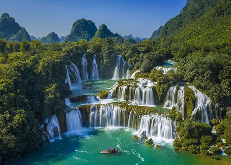 Thác Bản Giốc lọt top 21 thác nước đẹp nhất thế giới năm 2024. Ảnh minh họa
