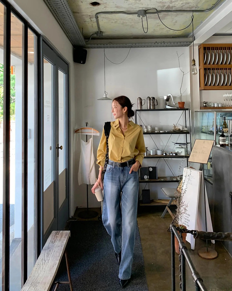 Bộ đôi áo sơ mi/blouse và quần jeans vừa ghi điểm trẻ trung, vừa toát lên nét thanh lịch