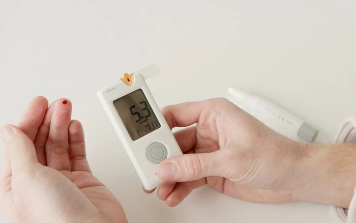 Thói quen xấu vào ban đêm khiến đường huyết tăng vọt, cần loại bỏ ngay. Ảnh Shutterstock