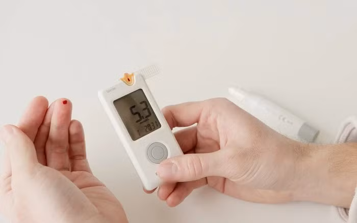 Thói quen xấu vào ban đêm khiến đường huyết tăng vọt, cần loại bỏ ngay. Ảnh Shutterstock