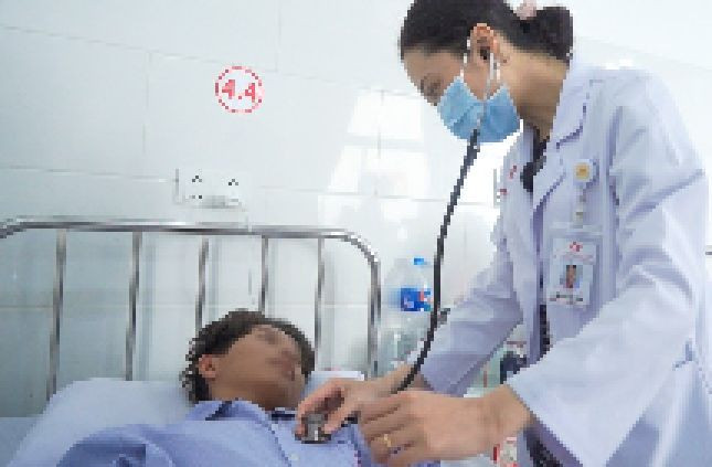 Nhờ được can thiệp kịp thời, bệnh nhi đã qua được nguy kịch. Ảnh Giáo dục thủ đô