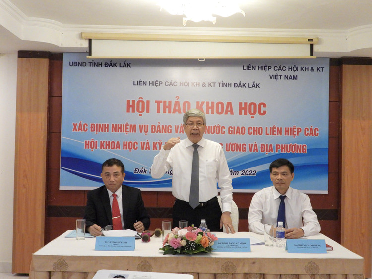 GT-TSKH Đặng Vũ Minh, Chủ tịch danh dự LHCHKT&KT Việt Nam phát biểu tại hội thảo.