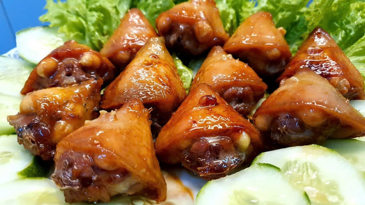 Bộ phận của gà chứa đầy độc tố nhưng nhiều người lại thích ăn. Ảnh minh họa Bộ phận của gà chứa đầy độc tố nhưng nhiều người lại thích ăn. Ảnh minh họa