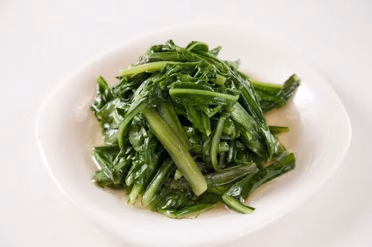 Nhuận tràng, điều trị táo bón, thanh nhiệt: rau diếp thơm chứa nhiều nước, chất xơ, các loại vitamin, khoáng chất. Do đó, rau diếp thơm giúp thanh lọc cơ thể, hỗ trợ hoạt động của hệ tiêu hóa. Chất xơ tốt cho hệ lợi khuẩn đường ruột, tăng cường sức khỏe hệ tiêu hóa. Ảnh minh họa