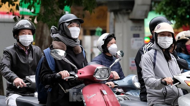 2 ngay cuoi nam, mien Bac co mua phun, troi ret keo dai