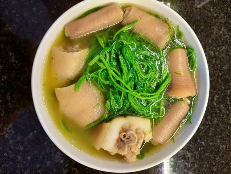 Đông y còn ghi nhận đây đây là vị thuốc giúp giảm tình trạng bị dư thừa axit trong dạ dày, khắc phục các tình trạng như ợ chua, ợ nóng, đắng miệng, đau dạ dày... Ảnh Internet