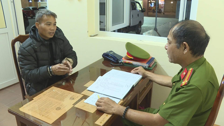 Đối tượng Phan Phúc Lài tại cơ quan Công an.