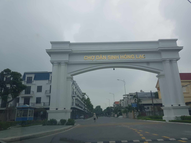 Chợ Hồng Lạc hoành tráng