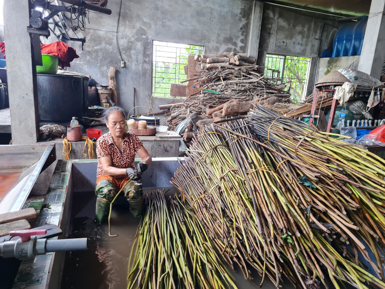 Công đoạn làm sợi tơ sen