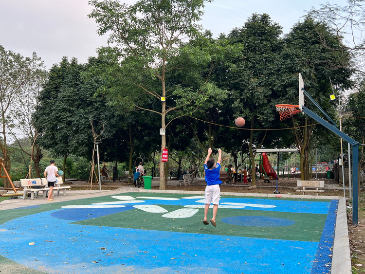 Sân chơi thể thao cho mọi lứa tuổi.