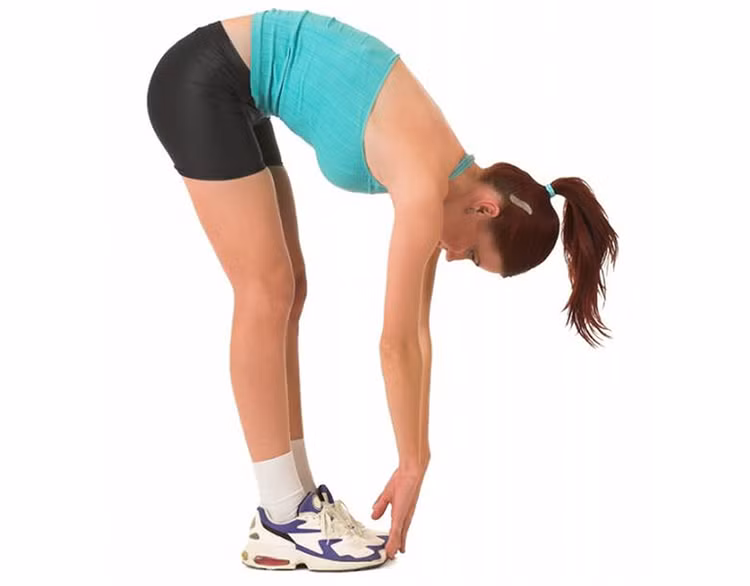 Cúi gập người. Ảnh minh họa