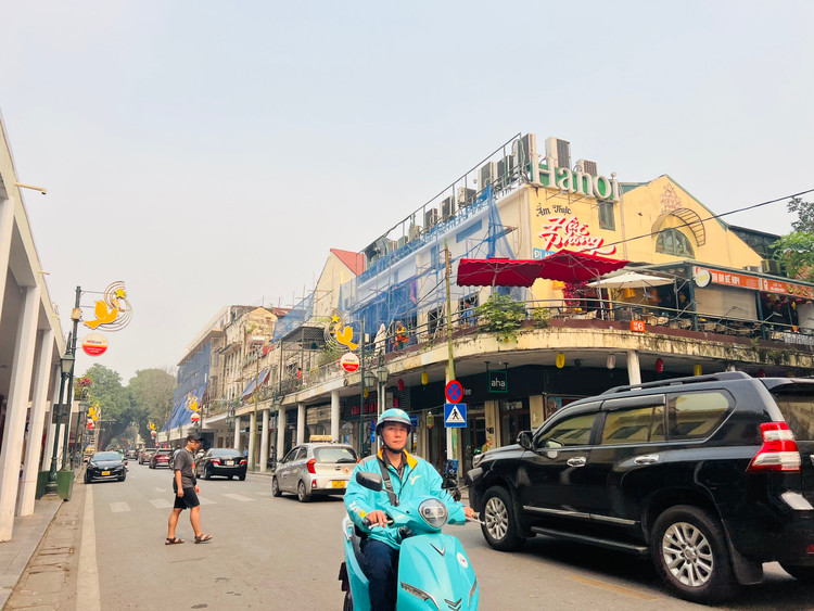 Việc cải tạo lại mặt tiền tuyến phố Tràng Tiền nhằm mang đến trải nghiệm tốt hơn cho người dân trong khu vực cũng như du khách trong và ngoài nước khi đến hồ Gươm và khu phụ cận, nhấn mạnh vai trò văn hóa - lịch sử của tuyến phố.