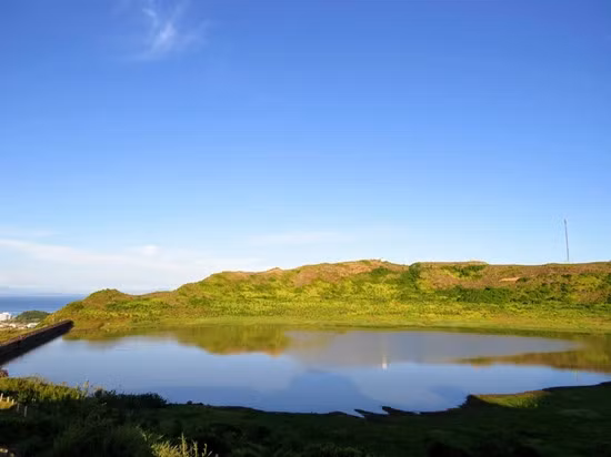 Từ khi hồ nước ngọt đưa vào hoạt động, 60 ha tỏi khát nước như được gặp mưa rào. Hiệu quả năng suất tăng lên đáng kể, góp phần phát triển kinh tế cho người dân Lý Sơn.