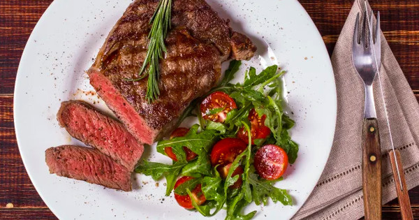 Dấu hiệu &quot;tố cáo&quot; bạn đang tiêu thụ quá nhiều thịt đỏ. Ảnh minh họa