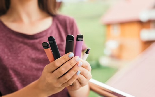 Anh cấm thuốc lá điện tử dùng một lần ảnh 1