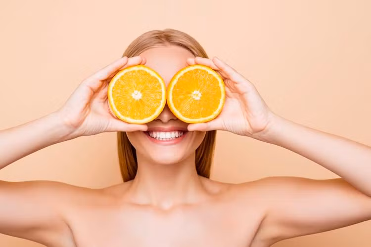 Da dầu mụn có nên dùng vitamin C? ảnh 1
