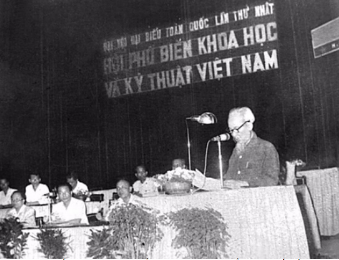 Chủ tịch Hồ Chí Minh phát biểu tại Đại hội đại biểu toàn quốc lần thứ I Hội Phổ biến khoa học, kỹ thuật Việt Nam ngày 18/5/1963. Ảnh tư liệu: most.gov.vn