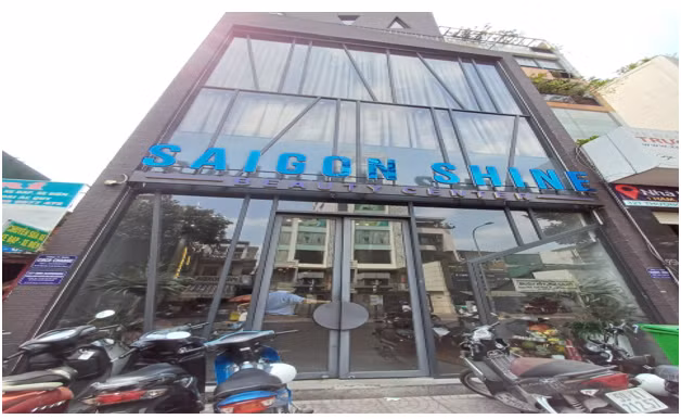 Công ty TNHH SAIGON SHINE (địa chỉ 95 Võ Thị Sáu, Phường Võ Thị Sáu, Quận 3) được Sở KHĐT cấp Giấy chứng nhận đăng ký doanh nghiệp chăm sóc da và Sở y tế cấp Phòng khám Răng hàm mặt nhưng lại quảng cáo và hành nghề điều trị nam khoa trái phép (ngày 15/4/2024). Ảnh Sở y tế Hồ Chí Minh