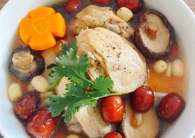 Bảo vệ gan, thận, tăng cường sức khỏe tổng thể: Hàm lượng của terpenoid của hồng táo cao gấp 3 lần các loại táo thông thường, do đó giúp tăng cường sức khỏe một cách hiệu quả. Terpenoid có nhiều tác dụng như bảo vệ gan và thận, cải thiện khả năng miễn dịch. Ảnh monngon Bảo vệ gan, thận, tăng cường sức khỏe tổng thể: Hàm lượng của terpenoid của hồng táo cao gấp 3 lần các loại táo thông thường, do đó giúp tăng cường sức khỏe một cách hiệu quả. Terpenoid có nhiều tác dụng như bảo vệ gan và thận, cải thiện khả năng miễn dịch. Ảnh monngon