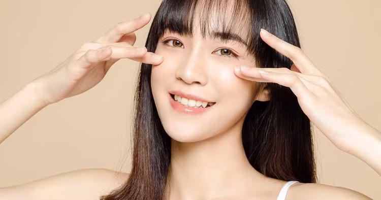 Bổ sung thực phẩm tốt cho da: Làn da muốn đẹp chắc chắn phải được chăm sóc khỏe mạnh từ bên trong, và thực phẩm chính là một yếu tố đóng vai trò quan trọng để có làn da tươi trẻ. Bên cạnh chế độ sinh hoạt lành mạnh, bạn nên bổ sung các loại thực phẩm giàu vitamin A, E, C giúp cơ thể tăng cường tái tạo làn da căng mịn. Những nếp nhăn nhờ đó cũng giảm đi rõ rệt. Ảnh Lamep