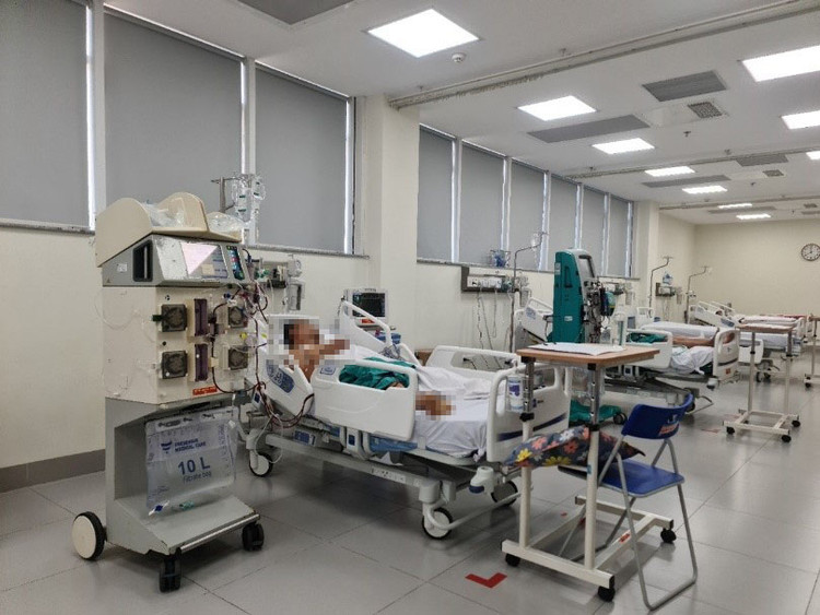 Bệnh nhân đang được điều trị tích cực. Ảnh BVCC Bệnh nhân đang được điều trị tích cực. Ảnh BVCC