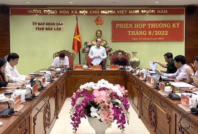 Tại phiên họp thường kỳ 13/9, Chủ tịch UBND tỉnh Đắk Lắk Phạm Ngọc Nghị chỉ đạo việc giải ngân nguồn vốn công.