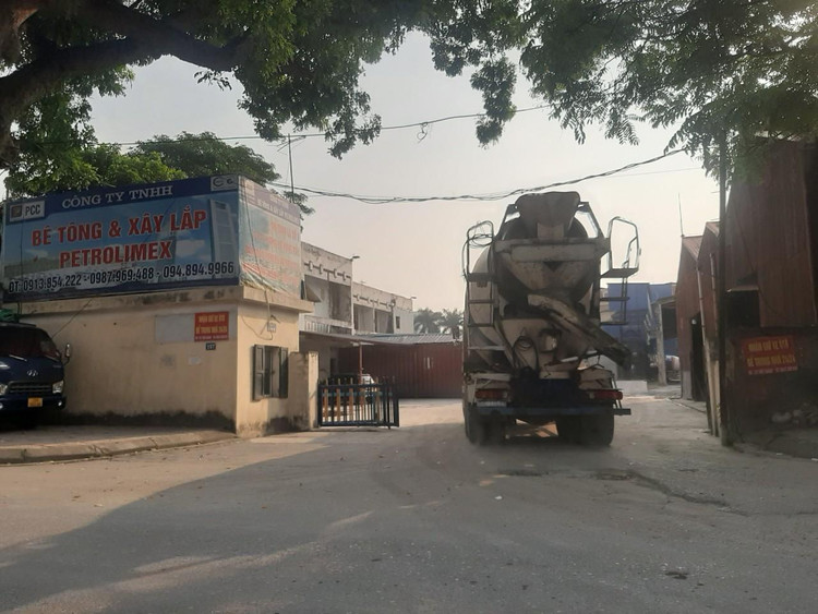 Long Biên (Hà Nội): Người dân khốn khổ vì trạm trộn bê tông gây ô nhiễm ảnh 1