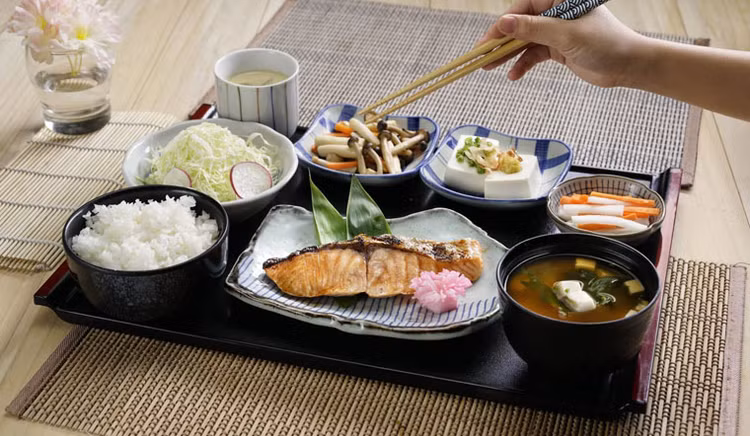 Ăn uống cân bằng và cân đối chất. Ảnh minh họa