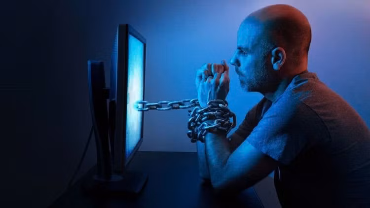 Xem phim sex thường xuyên: Đời sống tình dục ở ngoài đời thường đôi khi không giống trên phim ảnh. Xem phim sex cũng là một trong những cách tạo cảm hứng cho các “cuộc yêu”. Tuy nhiên, nó lại dẫn đến tâm lý kỳ vọng và ảo tưởng trong quá trình quan hệ. Bên cạnh đó, có một số kiểu quan hệ trong phim mà bạn cảm thấy thích nhưng người bạn đời của bạn lại không thích, việc này sẽ gây ra những mâu thuẫn không đáng có trong đời sống tình dục. Ảnh minh họa