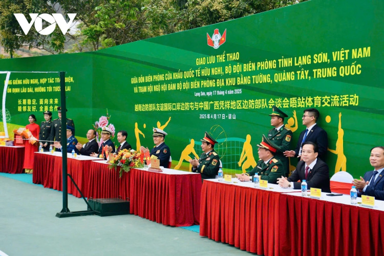 Dau an Giao luu huu nghi bien gioi quoc phong Viet Nam - Trung Quoc lan thu 9-Hinh-17