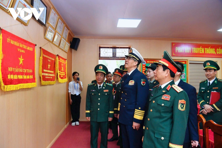 Dau an Giao luu huu nghi bien gioi quoc phong Viet Nam - Trung Quoc lan thu 9-Hinh-16