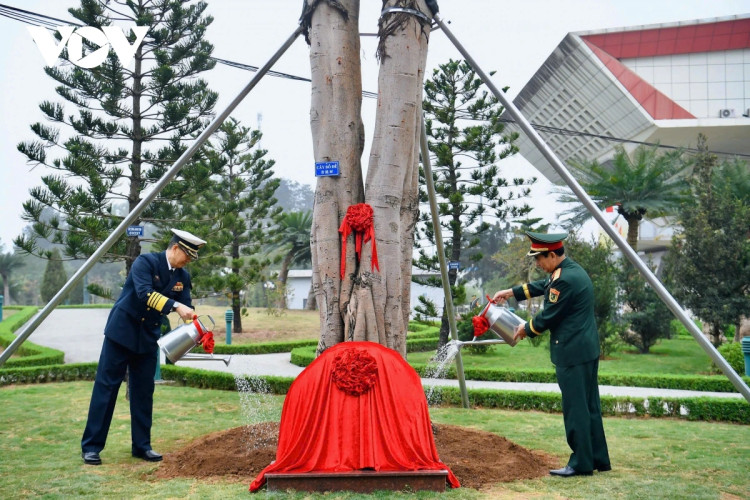 Dau an Giao luu huu nghi bien gioi quoc phong Viet Nam - Trung Quoc lan thu 9-Hinh-6