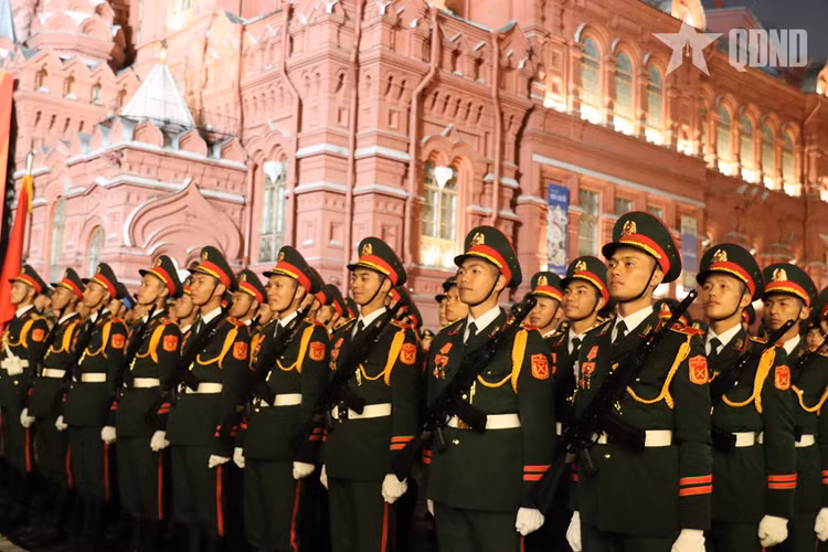 Doan Quan doi nhan dan Viet Nam hop luyen tai Quang truong Do-Hinh-3