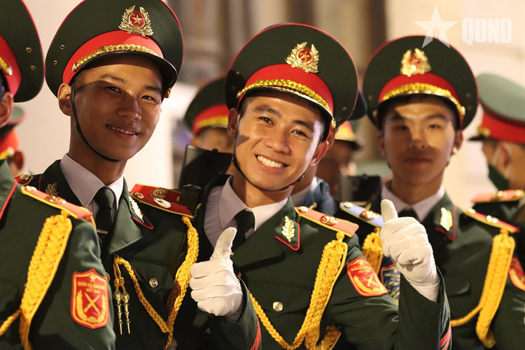 Doan Quan doi nhan dan Viet Nam hop luyen tai Quang truong Do-Hinh-9